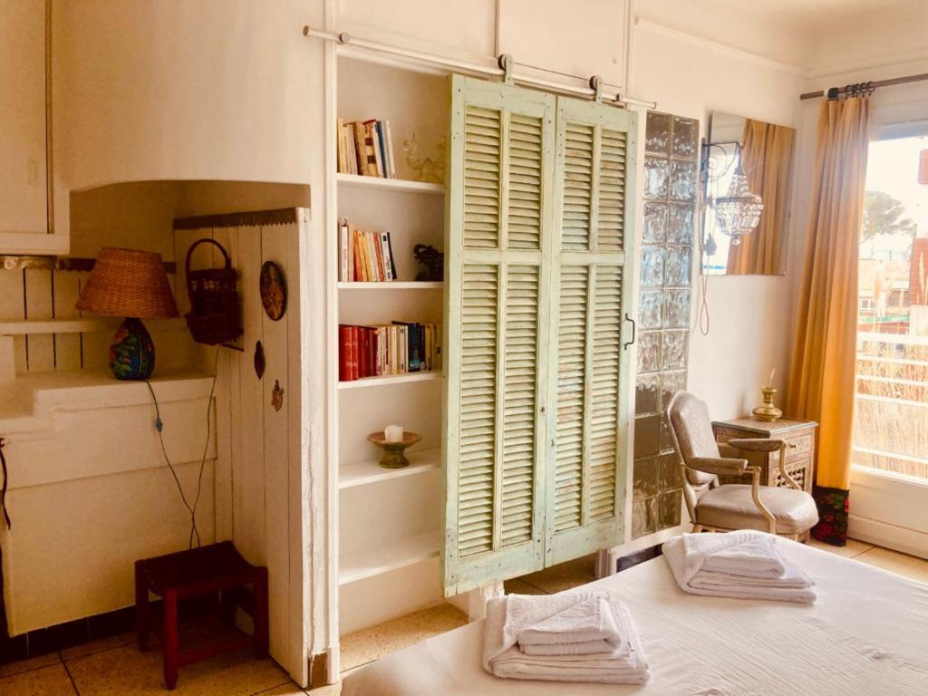 Hotel Lido Beach Hyères Екстериор снимка