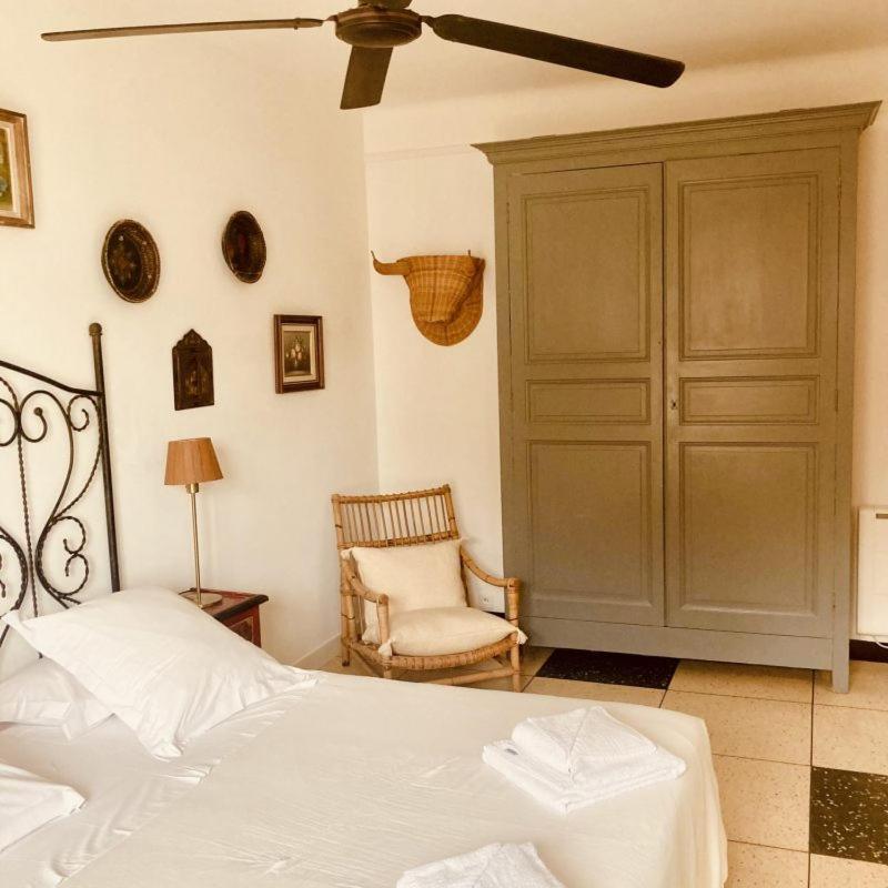 Hotel Lido Beach Hyères Екстериор снимка