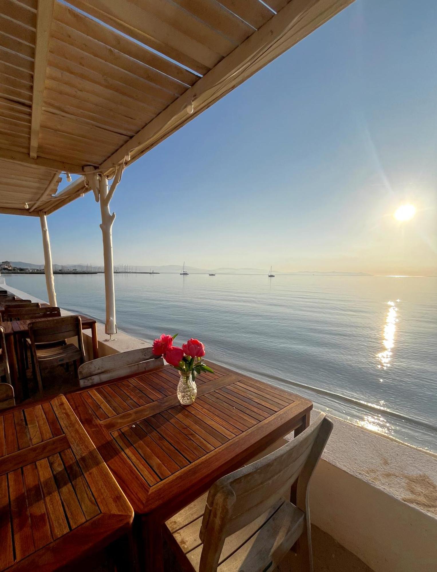 Hotel Lido Beach Hyères Екстериор снимка